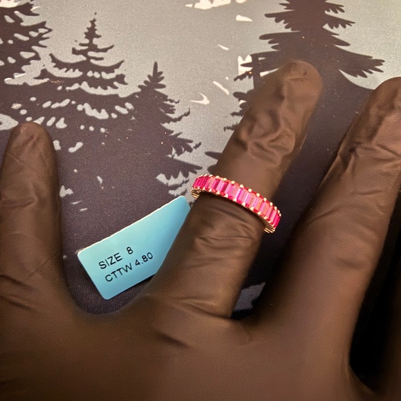 Sterling Silver Ruby Red Corundum Ring - Picture 2 of 2